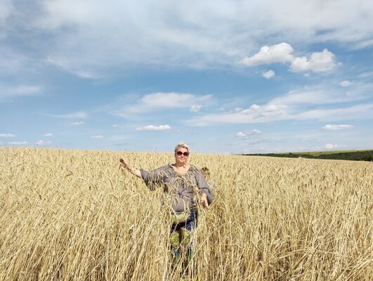  ,   Elena, 49 ,   ,   , c , 