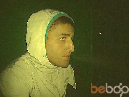  ,   Sarhan, 32 ,   
