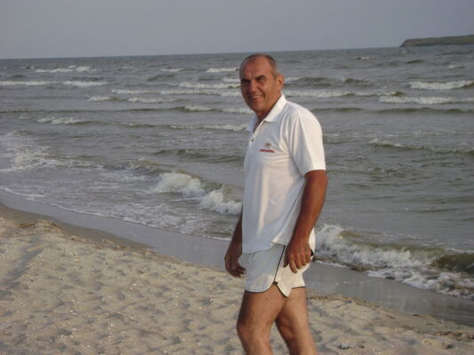  ,   Viktor, 61 ,   ,   , c 