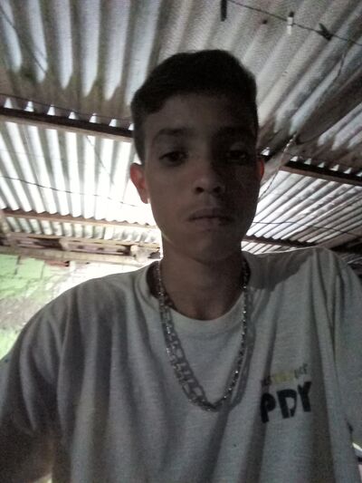  --,   Viviane, 21 ,   ,   