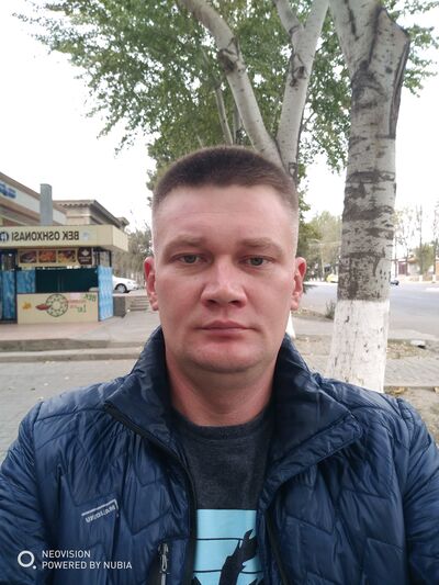  ,   Anton, 37 ,   ,   