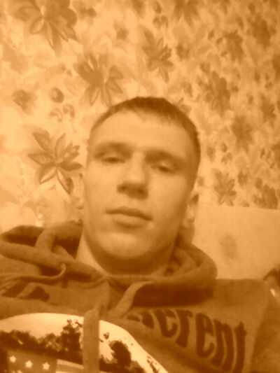  ,   Kolia, 32 ,   