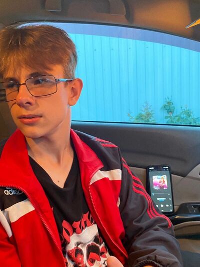  ,   Maksim, 18 ,   ,   