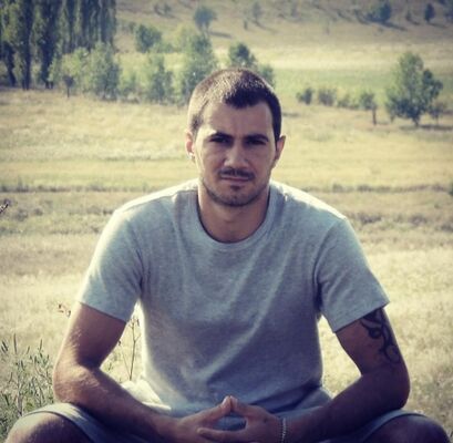  ,   AMIR, 32 ,   ,   , c , 