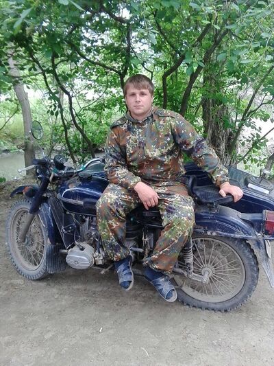  ,   Viktor, 36 ,   
