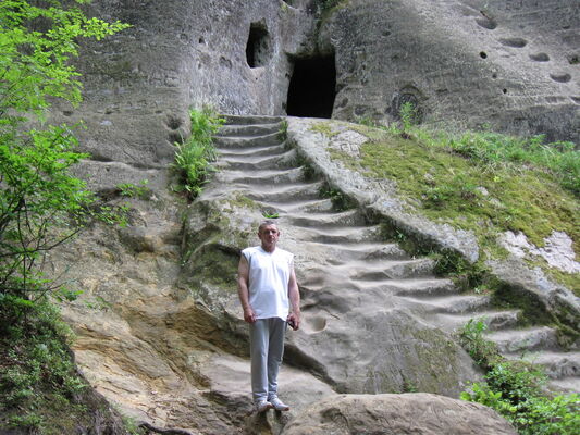  ,   Vasyl, 47 ,  