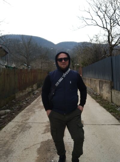  ,   Goga, 37 ,   ,   
