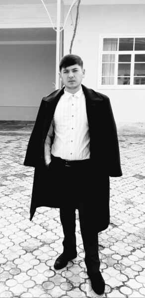  ,   Aleks, 33 ,     