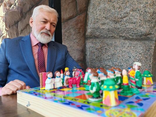  ,   MR Dmitry, 62 ,   ,   , c 