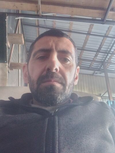  ,   Sargis, 42 ,   ,   