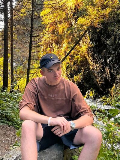  ,   Rodion, 24 ,   c 