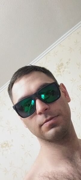  ,   Artur, 33 ,   ,   