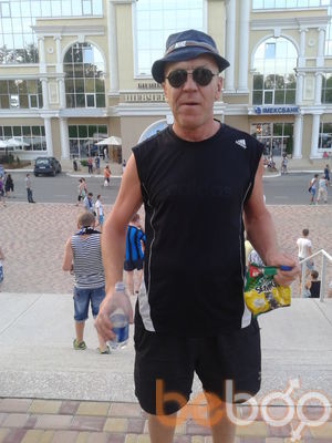  3893083  Viktor, 63 ,    