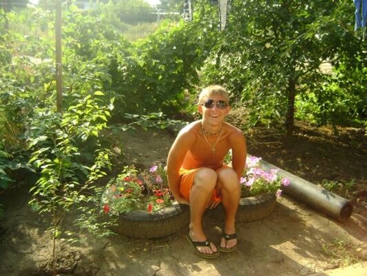  ,   Mikhail, 35 ,     , c 