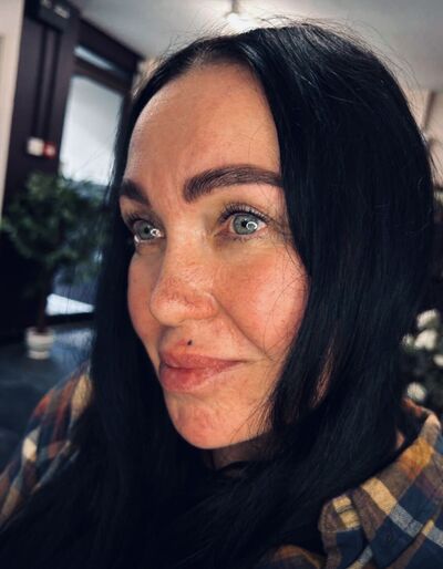  ,   Nika, 42 ,   c 