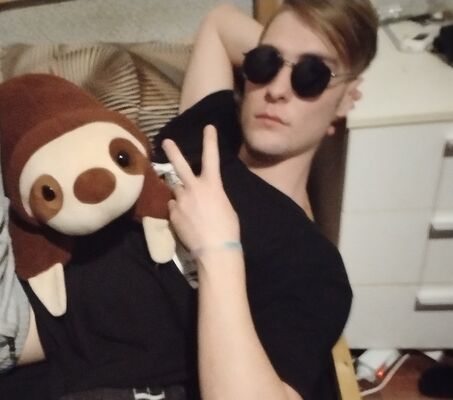  ,   Alex, 18 ,   c , 