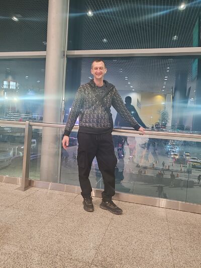  ,   Denis, 37 ,   ,   