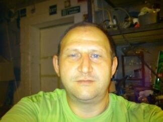  19830973  Artur, 51 ,    