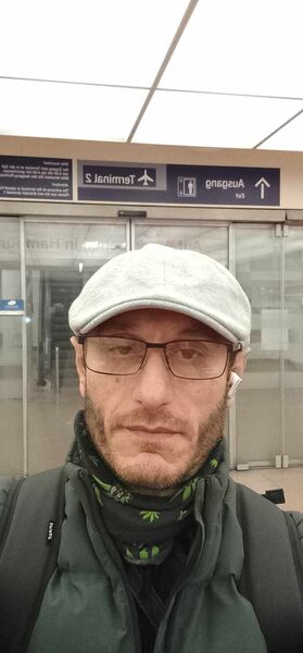  ,   Niko, 46 ,   ,   