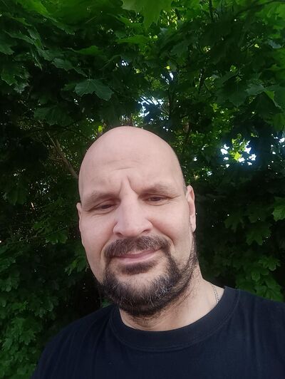  ,   Artur, 41 ,   ,   