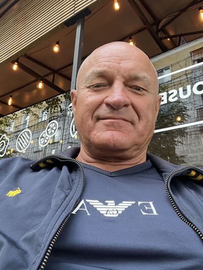  ,   Oleg, 51 ,   c 
