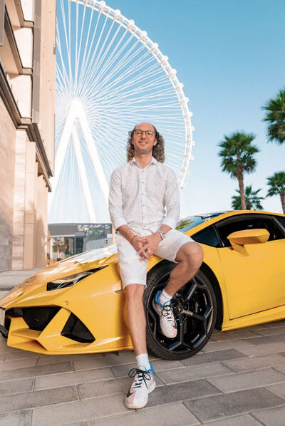  Denpasar,   John Smitt, 38 ,   ,   