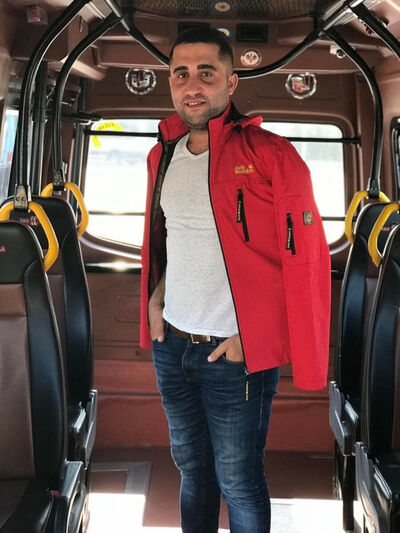  ,   Huseyin, 32 ,   ,   , c 