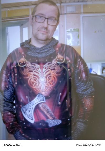  ,   Mike, 48 ,   ,   