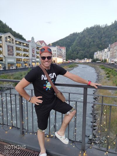  ,   Sergei, 37 ,   ,   , c , 