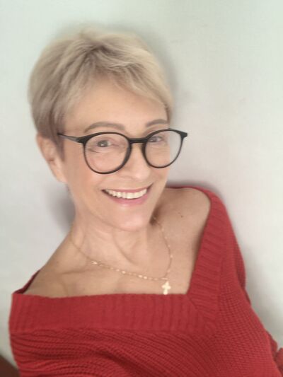  ,   Tatiana, 64 ,   c 