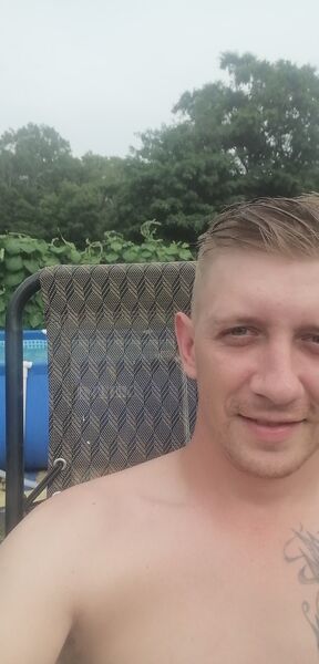  ,   Anton, 28 ,   ,   
