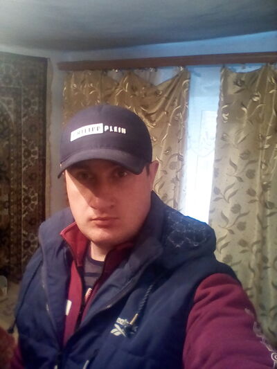  ,   Alex, 39 ,   