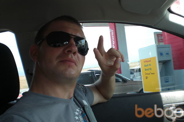  ,   Viktor, 40 ,   