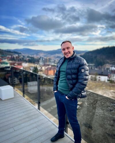  ,   Artem, 36 ,   ,   