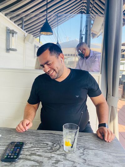  ,   Nik, 39 ,   ,   
