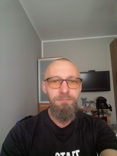  -,   Sasha, 49 ,   ,   