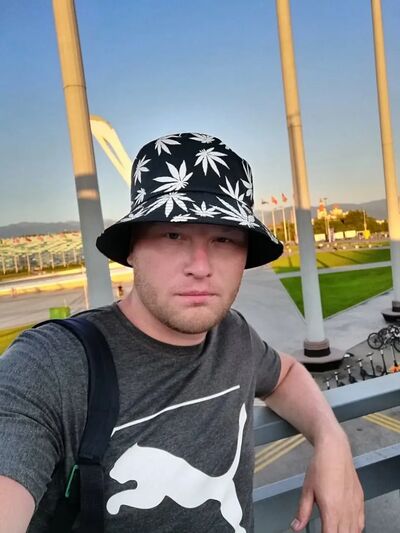  ,   Denis, 32 ,   ,   , 