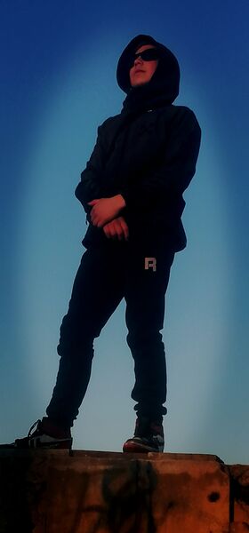  ,   Artur, 18 ,   ,   