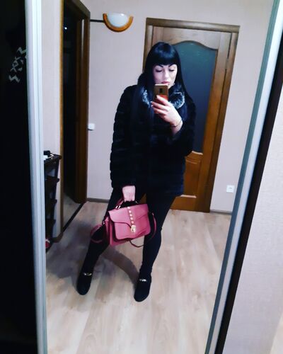  ,   Veronicka, 32 ,  