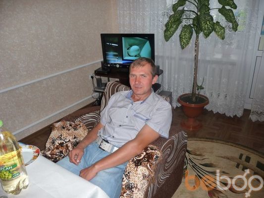  ,   Viktor, 47 ,   