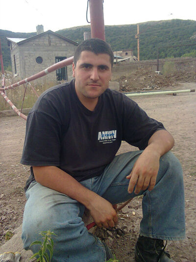  ,   Hovo, 32 ,   ,   