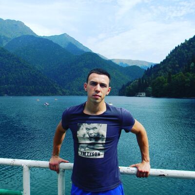  ,   Rostyslav, 33 ,   ,   , 