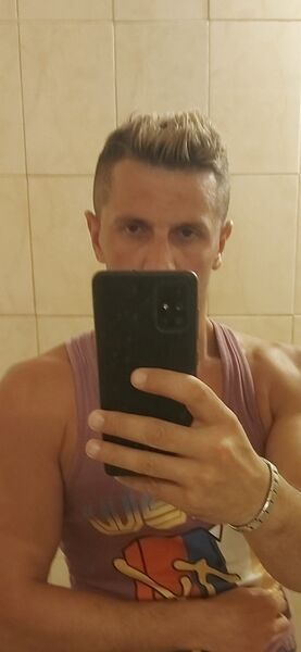  ,   Rus, 39 ,  