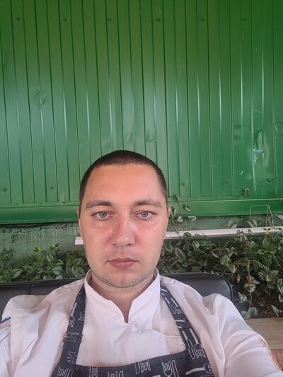  ,   Maxim, 33 ,   ,   