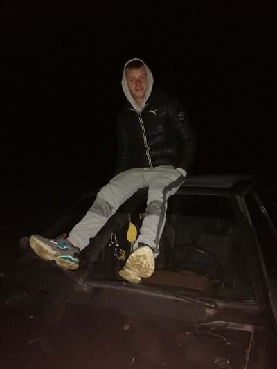  ,   Ivan, 28 ,   ,   