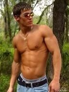  ,   Alberto, 28 ,   