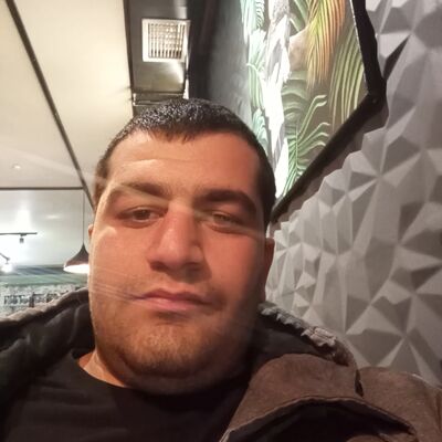  --,   Vage, 27 ,     , c 