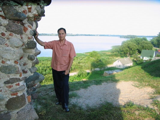  ,   Tom, 73 ,   