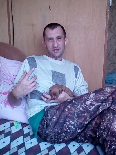  ,   Wiktor, 42 ,   
