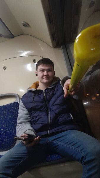  ,   Anton, 21 ,   ,   